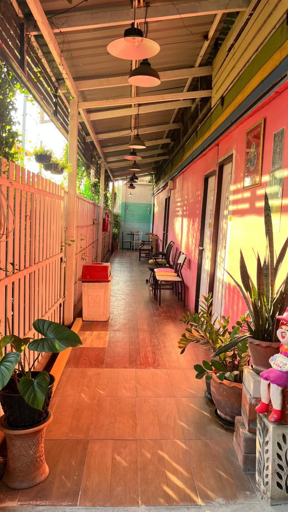 Pa Chalermchai Guesthouse Bangkok Exteriér fotografie